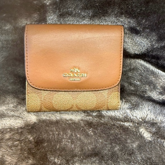 WALLET BUNDLE! LV/COACH - Picture 3 of 16